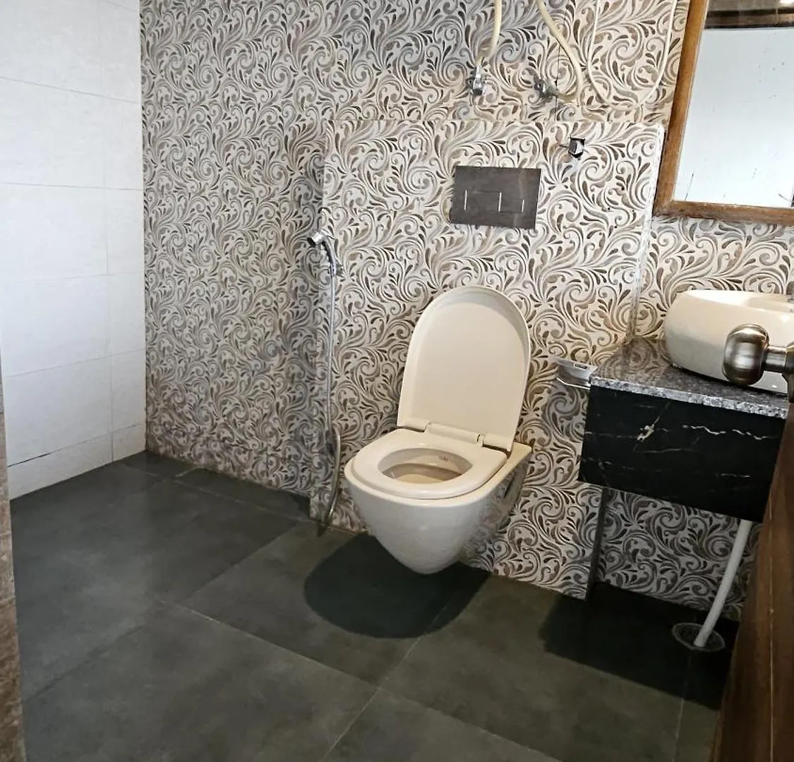 The Central Vista - Simla Royale Near Mall Road Free Pickup From Railway Station Simla India